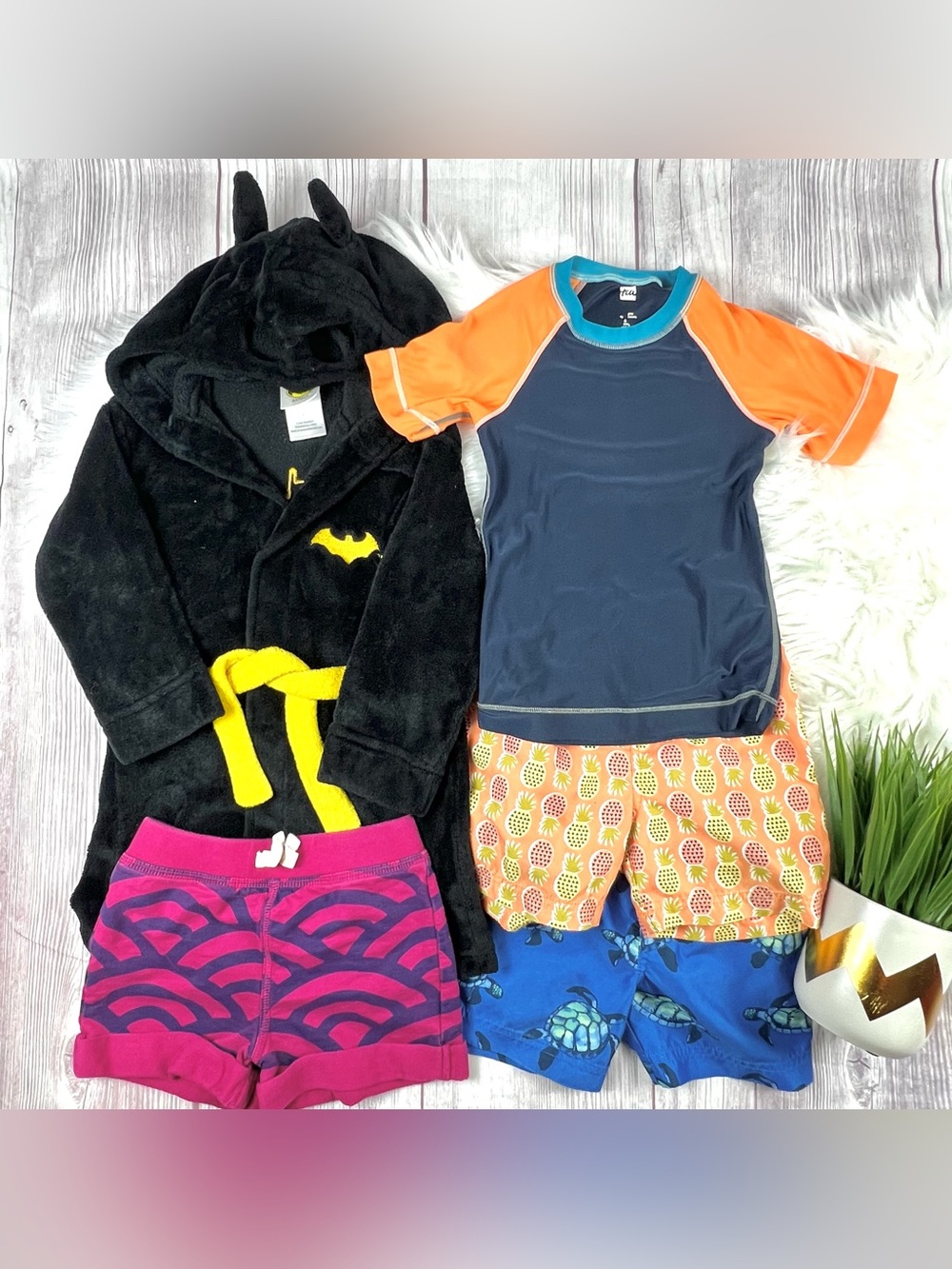 Tea Collection Boys 3T Swim Bundle Rash Guard & Shorts + Batman Robe 4T